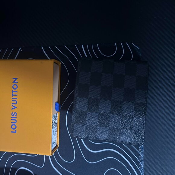 Louis Vuitton LV wallet damier graphite